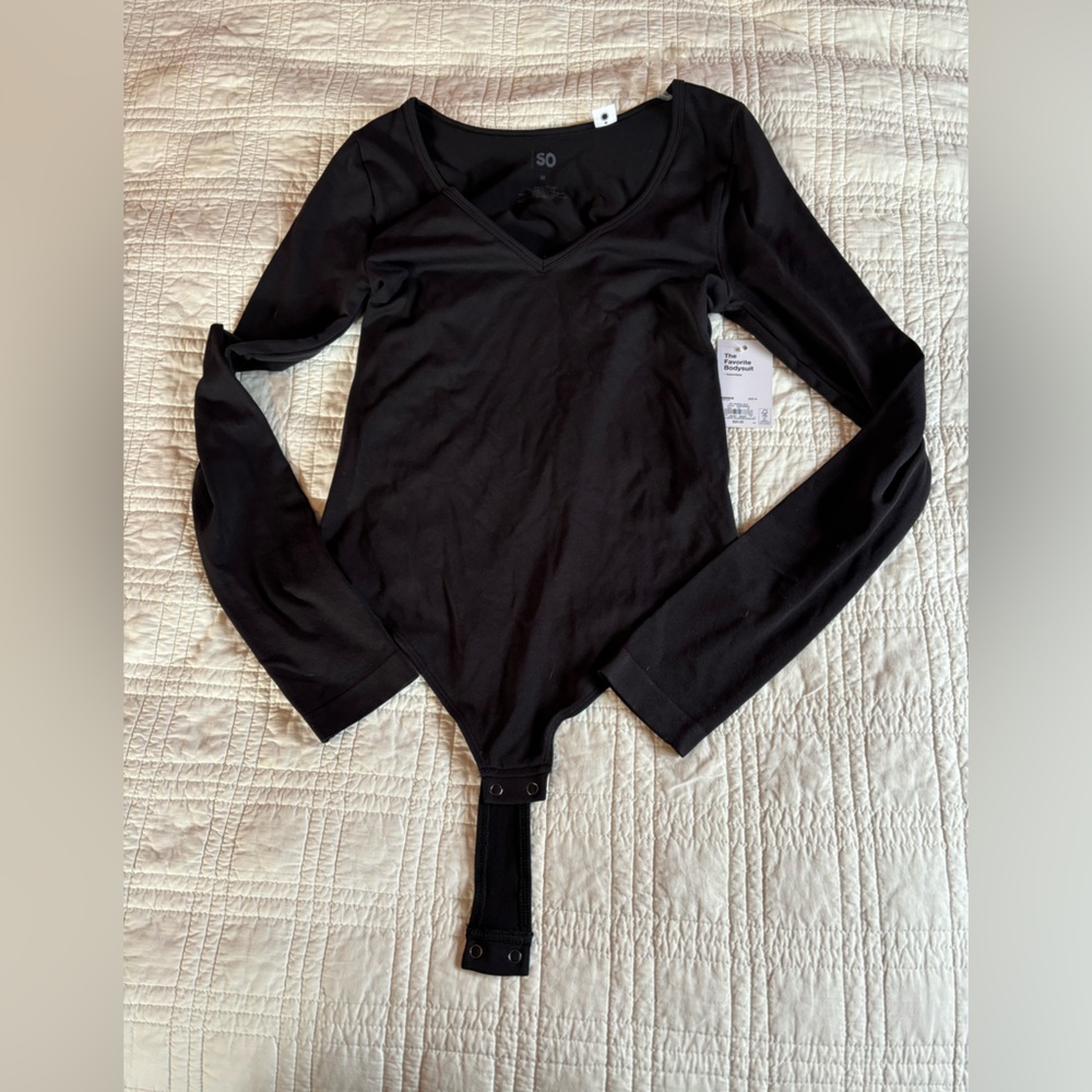 Sonoma Black V Neck BodySuit. NWT. Size M